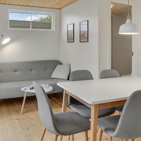 2 Bedroom Gorgeous Apartment In Vaeggerlose Bøtø By Exteriör bild
