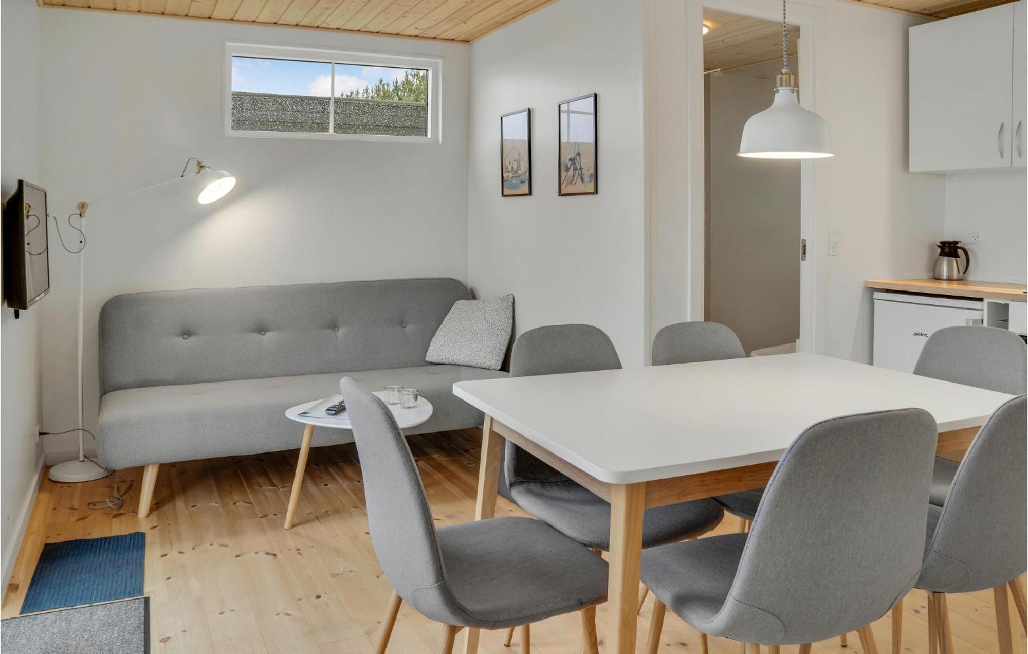2 Bedroom Gorgeous Apartment In Vaeggerlose Bøtø By Exteriör bild